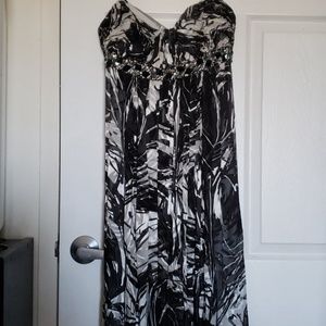 BCBG MAX AZRIA Strapless black white long dress 6